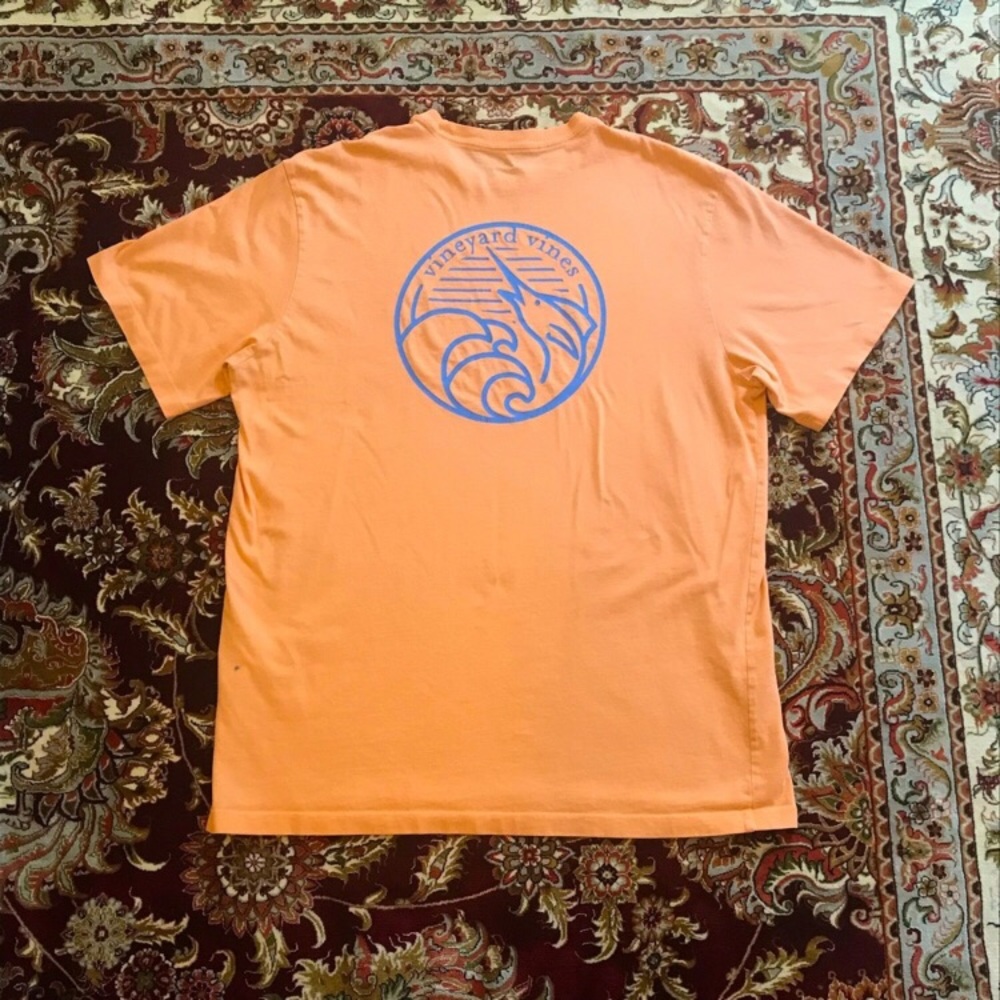 VINEYARD VINES Pocket T Shirt Peach Tan Short Sleeve Mens Sz M Vacation Tee-Read